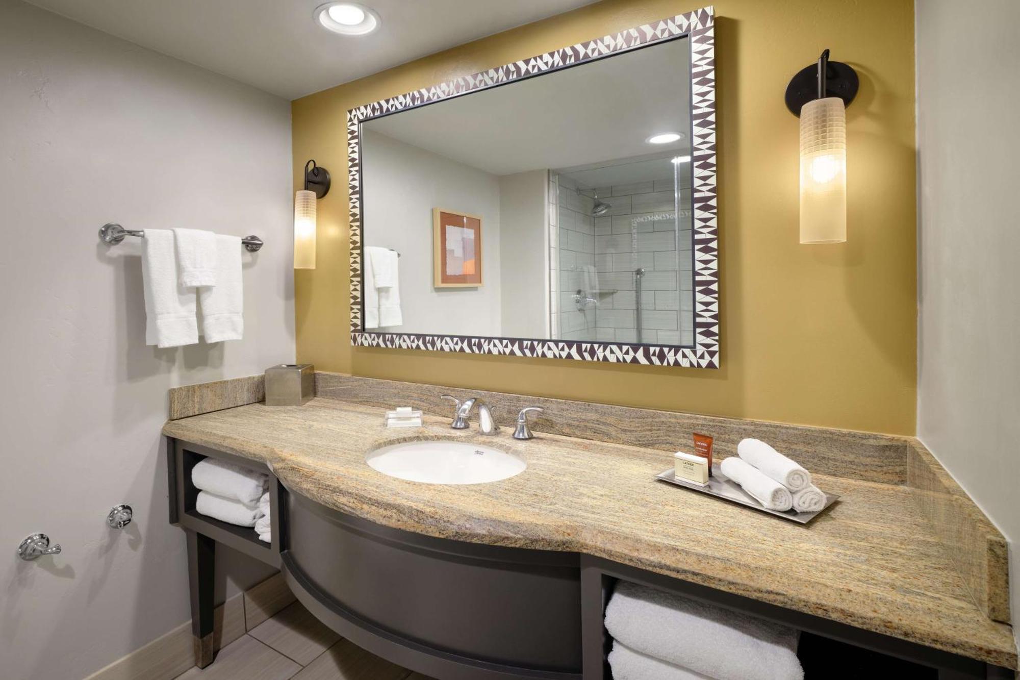 King Room with Private Fire Bowl - Mountain View