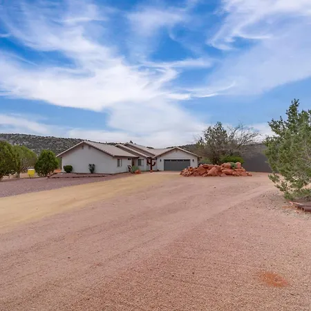 Deck And Indoor Pickleball Court West Sedona Home!-2