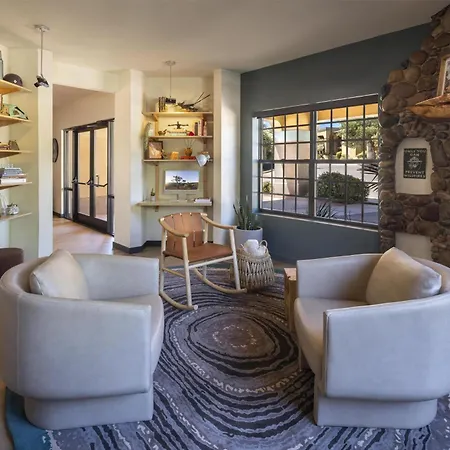 Mountain Modern Sedona, Tapestry Collection By Hilton-3
